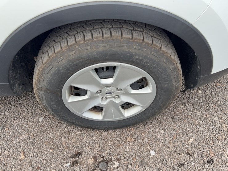 2013-ford-explorer-image-6