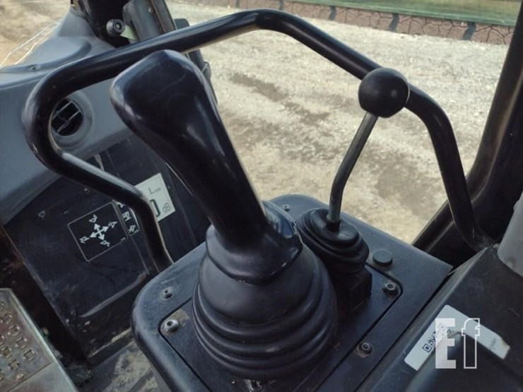 2005-caterpillar-963c-image-11