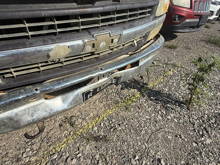 2002-chevrolet-1500-image-32