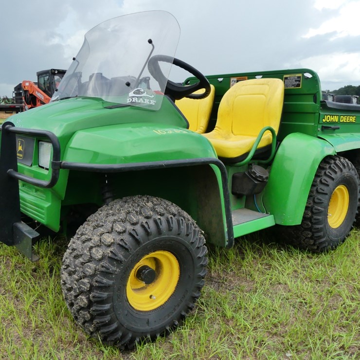 JOHN DEERE GATOR