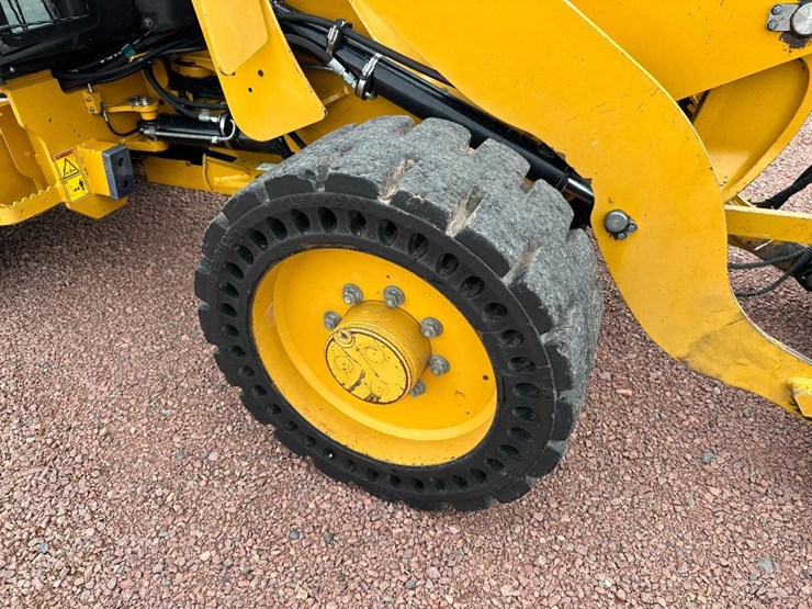 2019-caterpillar-906m-image-9