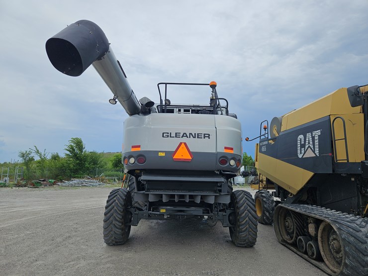 2009-gleaner-a76-image-21