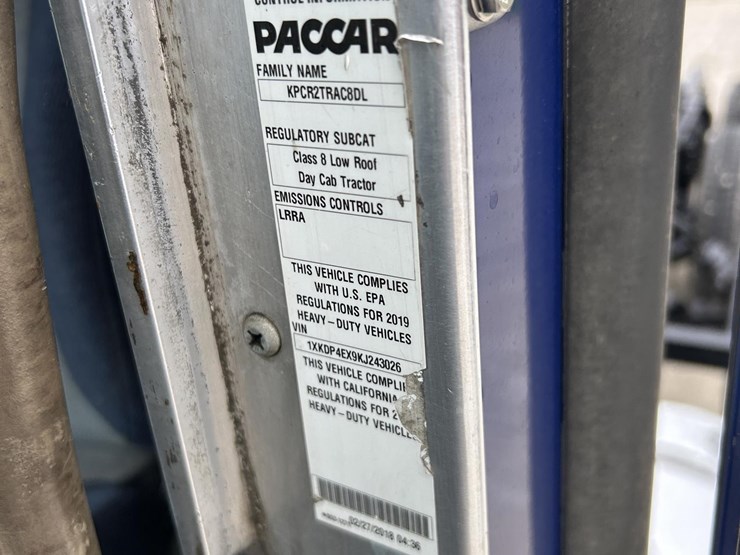 2019-kenworth-t800-image-18