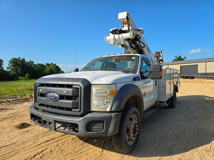 2016-ford-f550-image-1