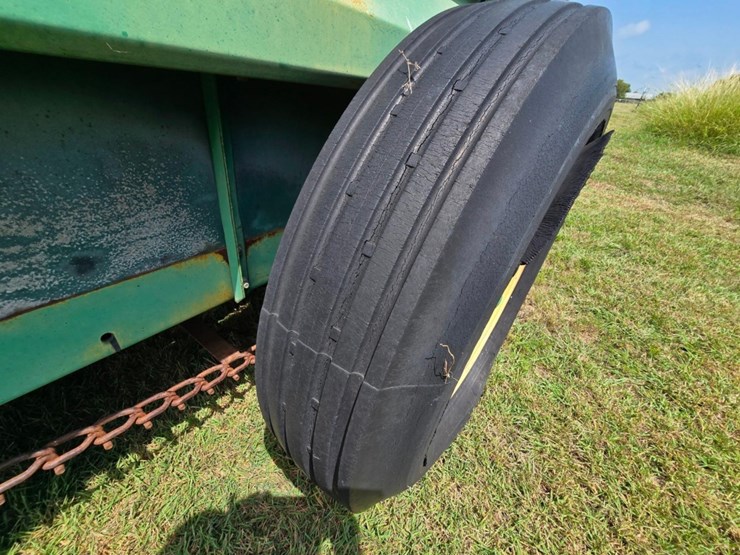 john-deere-350-image-22