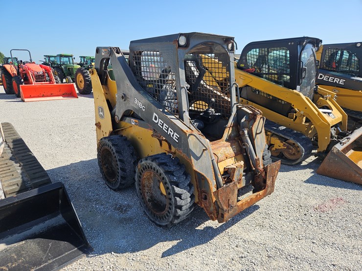 2019-deere-318g-image-18