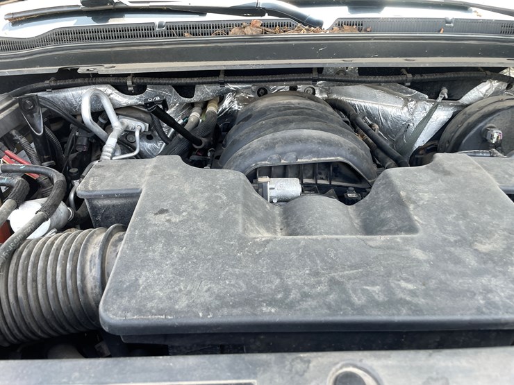 2015-chevrolet-suburban-image-64