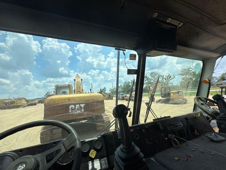 2014-mack-leu613-image-26