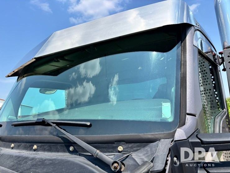 2016-kenworth-t880-image-61