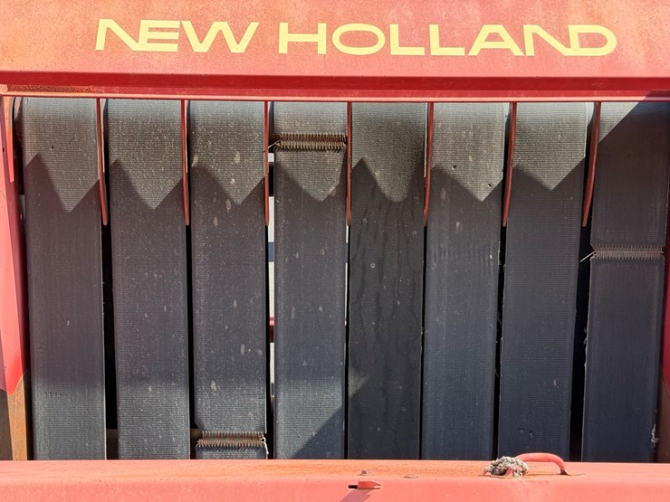 new-holland-660-image-18