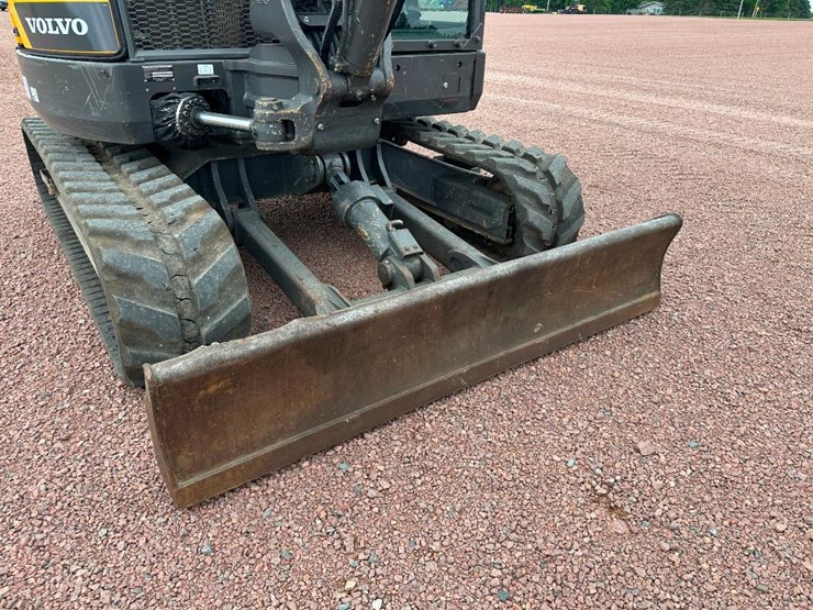 2020-volvo-ecr88d-image-35
