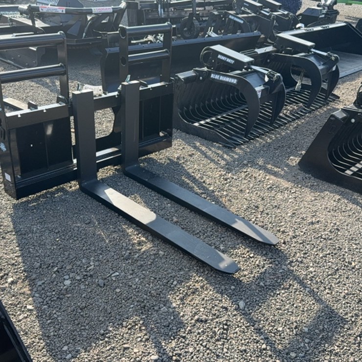 #2070 • BLUE DIAMOND 48" SKID STEER PALLET FORKS