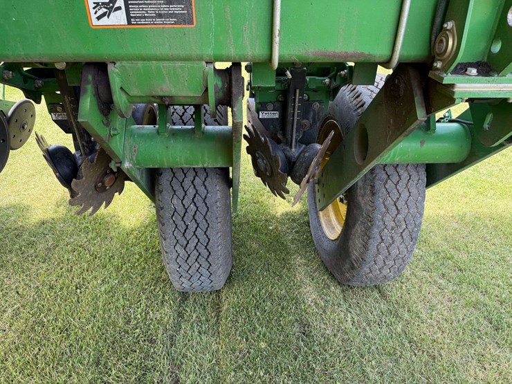 2014-john-deere-1770nt-image-31