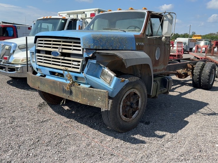 1989-ford-f700-image-1