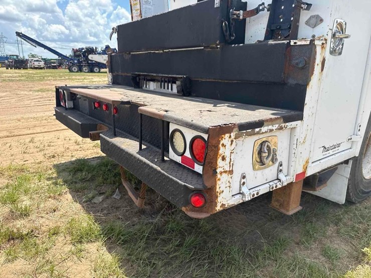 2006-kenworth-t300-image-36