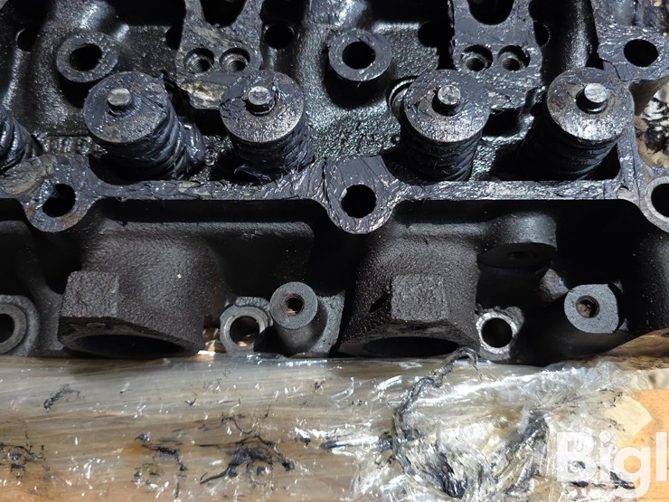 cummins-8.3-engine-head-image-10