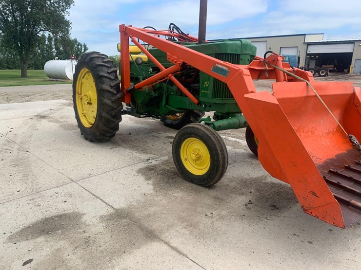 john-deere-70-image-3