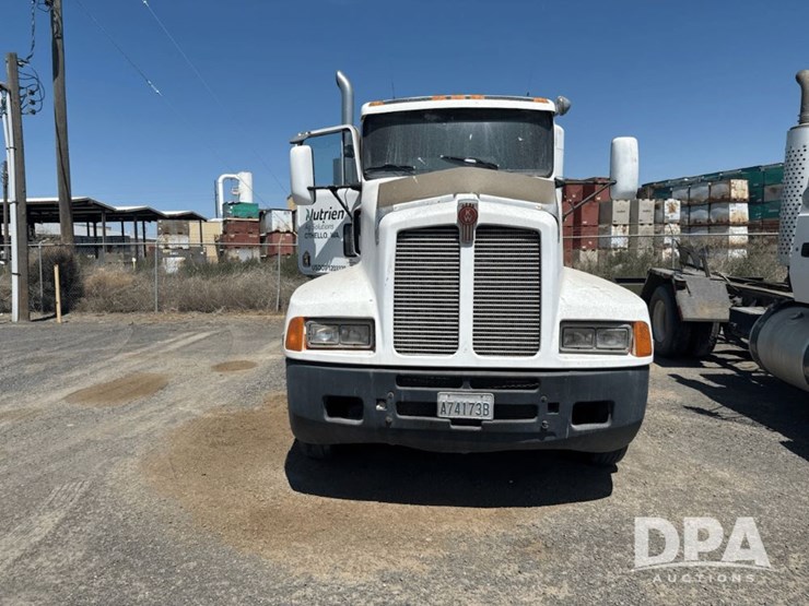 1990-kenworth-t600-image-3