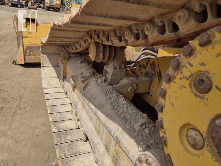 2010-caterpillar-d6n-lgp-image-24