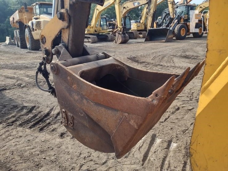 2006-jcb-215-image-31