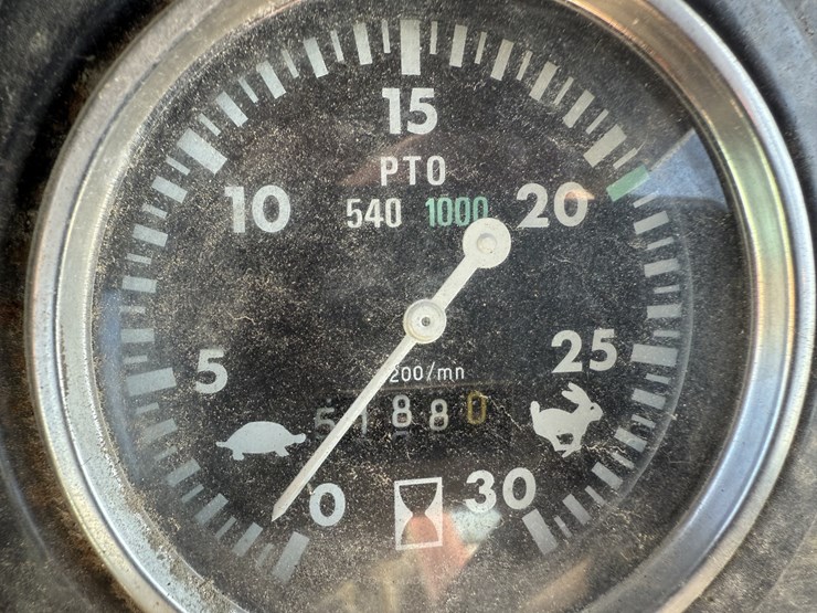 massey-ferguson-2705-image-9