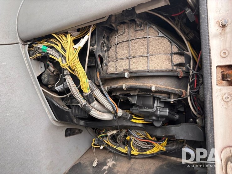 2006-freightliner-columbia-truck-(gp11007,-unit-345)-image-76
