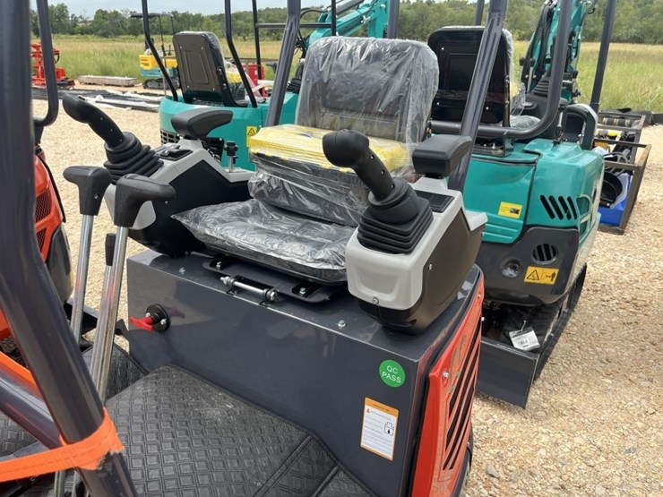 cfg-mx15rx-mini-excavator-image-5