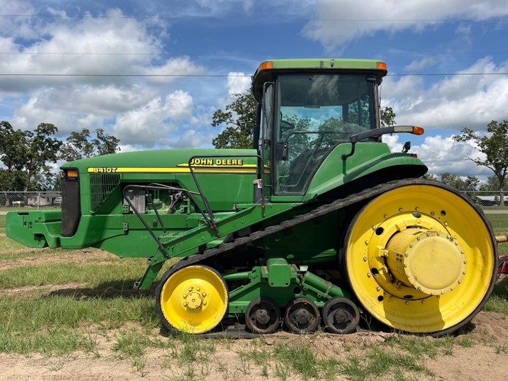 john-deere-8410t-image-1