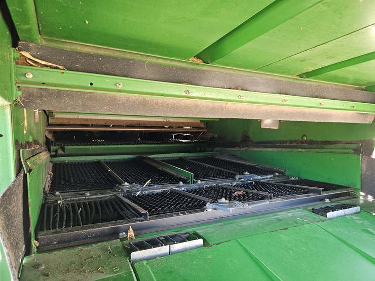 2004-john-deere-9560-image-17