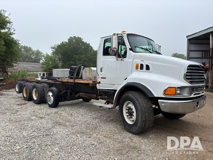 2001-sterling-truck-(dr11851-unit-9459)-image-1