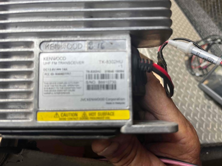 uhf-kenwood-radios-image-11
