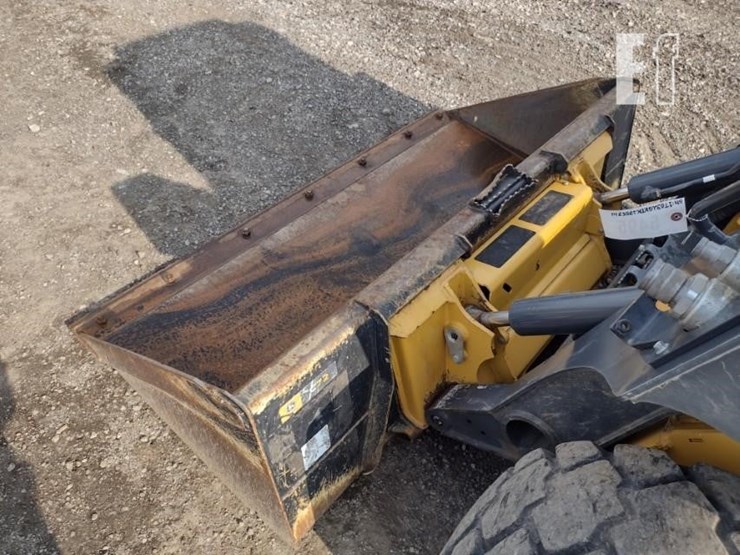 2020-deere-324g-image-18