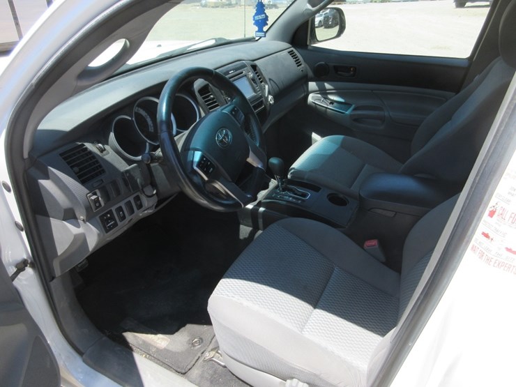 2013-toyota-tacoma-image-7