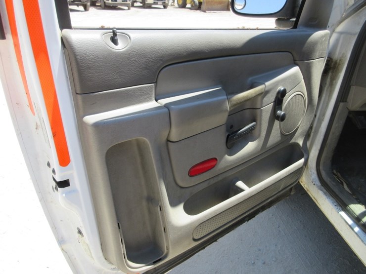 2005-dodge-ram-2500-image-11