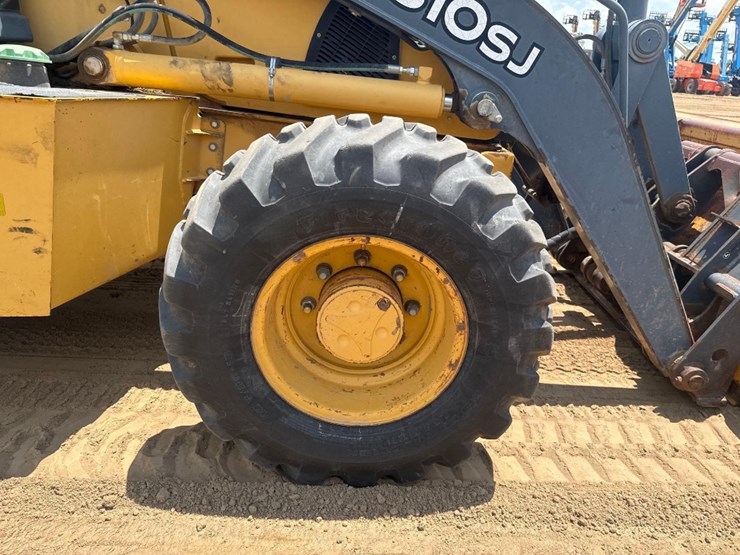 deere-310sj-image-11