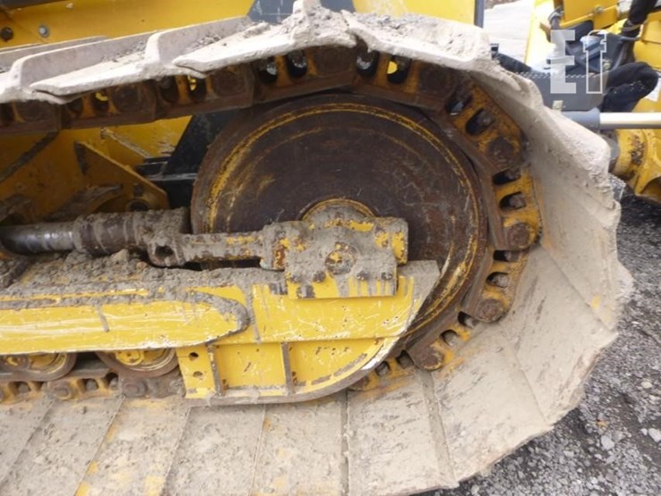 2021-deere-650k-lgp-image-38