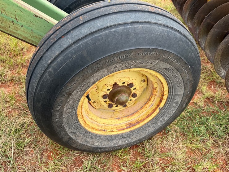 john-deere-340-image-7