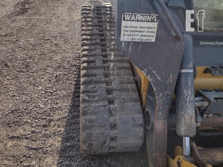 2021-deere-331g-image-33