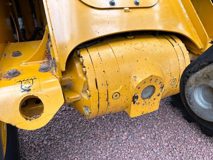 2018-deere-524kii-image-42