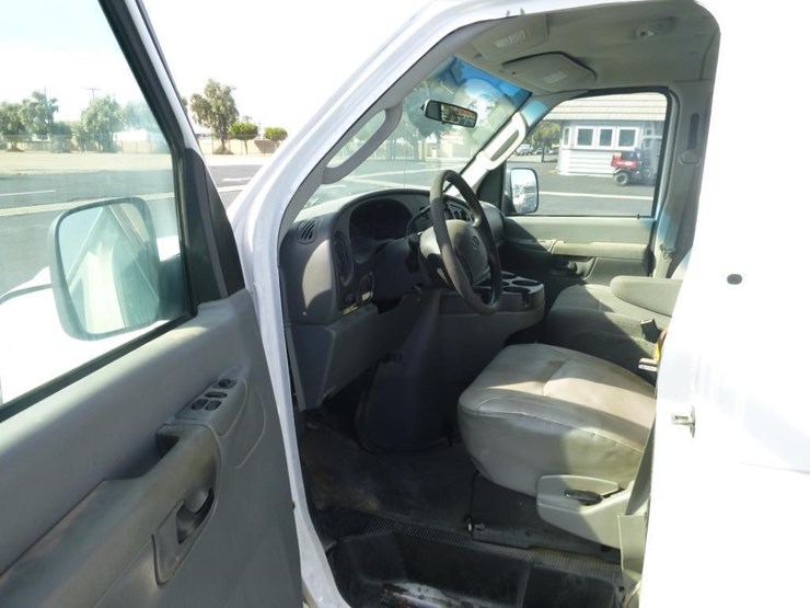 2008-ford-e350-image-14