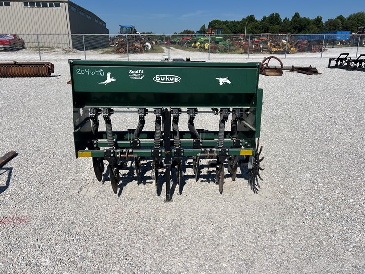 sukup-food-plot-planter-image-2