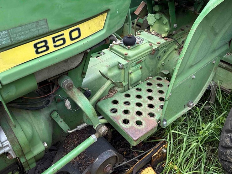 john-deere-850-image-26