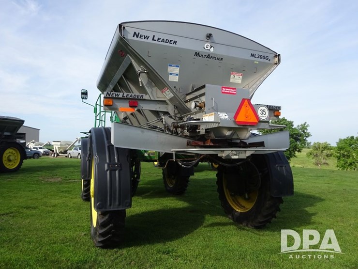 2019-john-deere-r4045-image-26