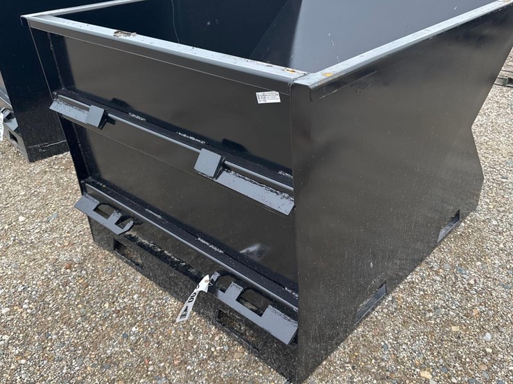 100---1.5-cy.-skid-steer-hopper-w/-fork-pockets-image-2