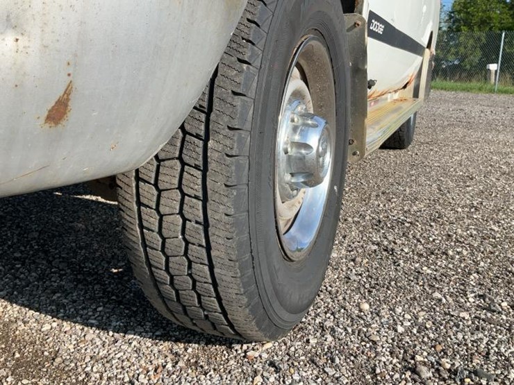 2000-dodge-ram-van-image-19