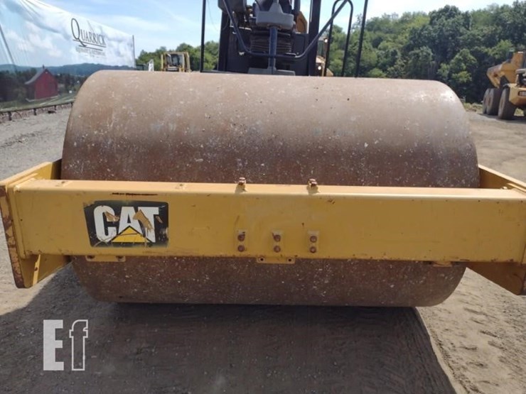 2015-caterpillar-cs56b-image-19