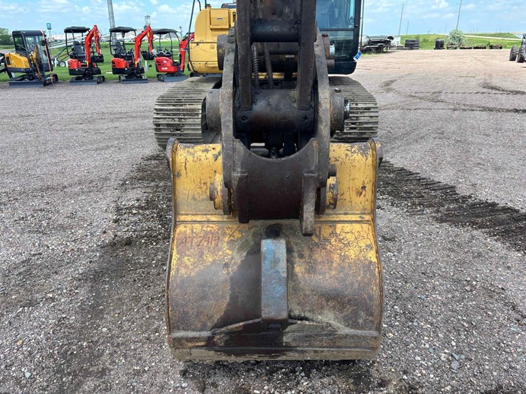caterpillar-322cl-image-10