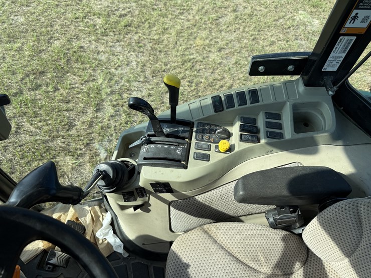 john-deere-3046r-image-11