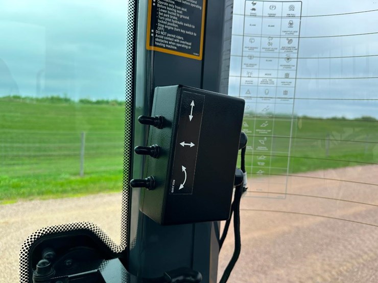 2019-deere-244l-image-57