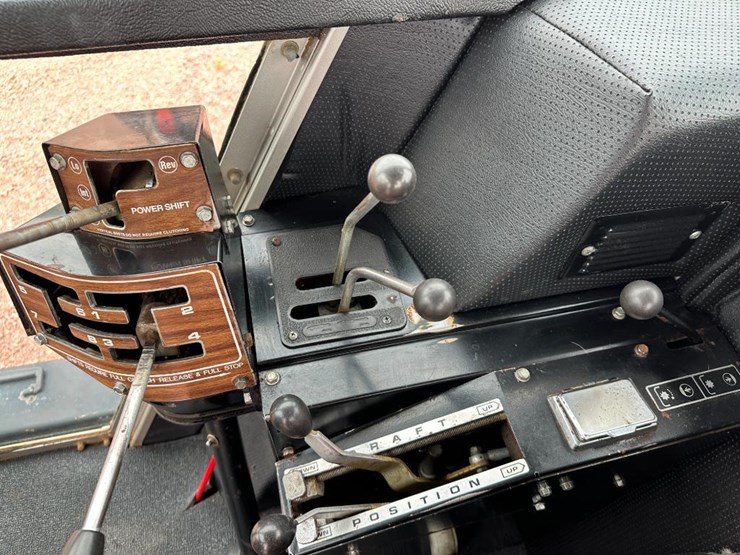 1980-massey-ferguson-2705-image-49